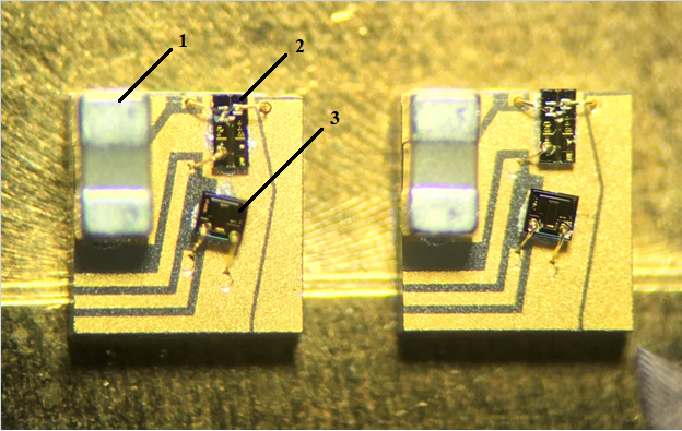 Фотография экспериментальных микросборок сверхширокополосного оптического модулятора с интегрированным источником излучения