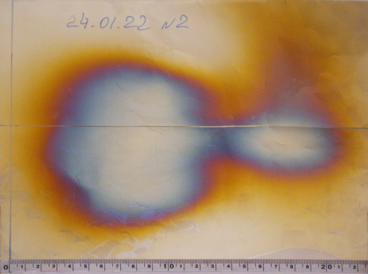 Фотография медной мишени после эксперимента по разделению потока