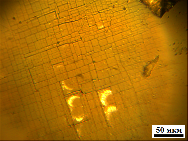 Микрофотография области разрушения после облучения лазерным излучением с плотностью мощности 1,0·109 Вт/см2
